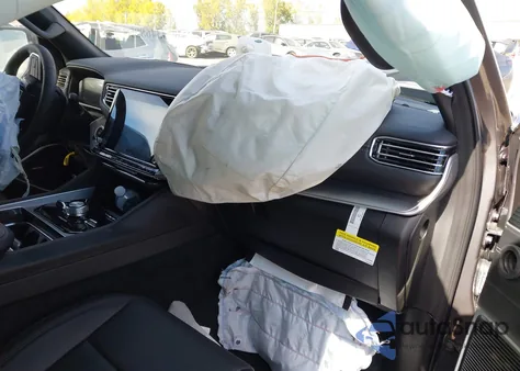 2025 Jeep Wagoneer Series Ii 4X4 z USA, uszkodzony, nr VIN 1C4SJVBP3SS520620